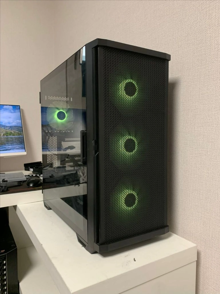 i9 13900k 게이밍 컴퓨터 반 본체 이미지