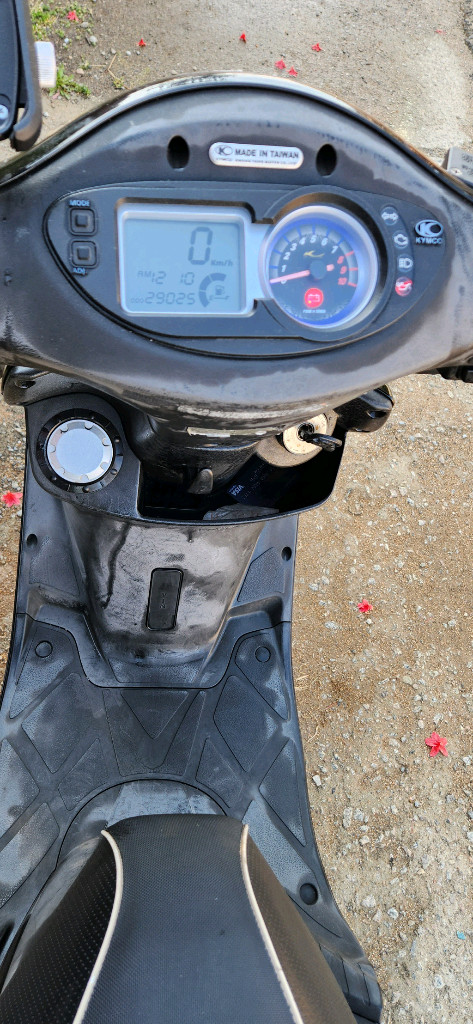 125cc 스쿠터 이미지