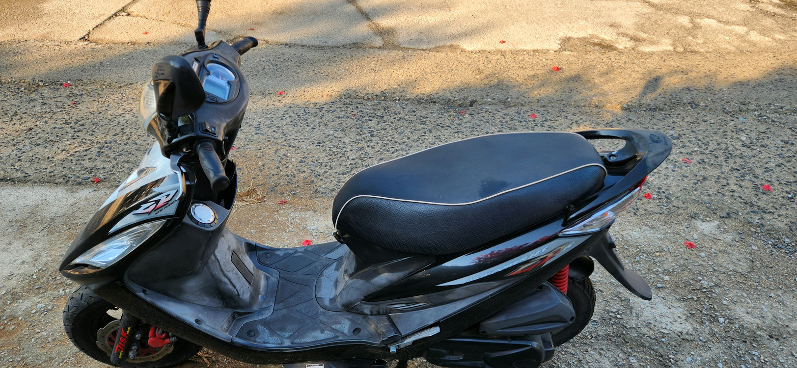 125cc 스쿠터 이미지