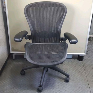 hermanmiller(허먼밀러) aeron(에어런)classic체어 이미지