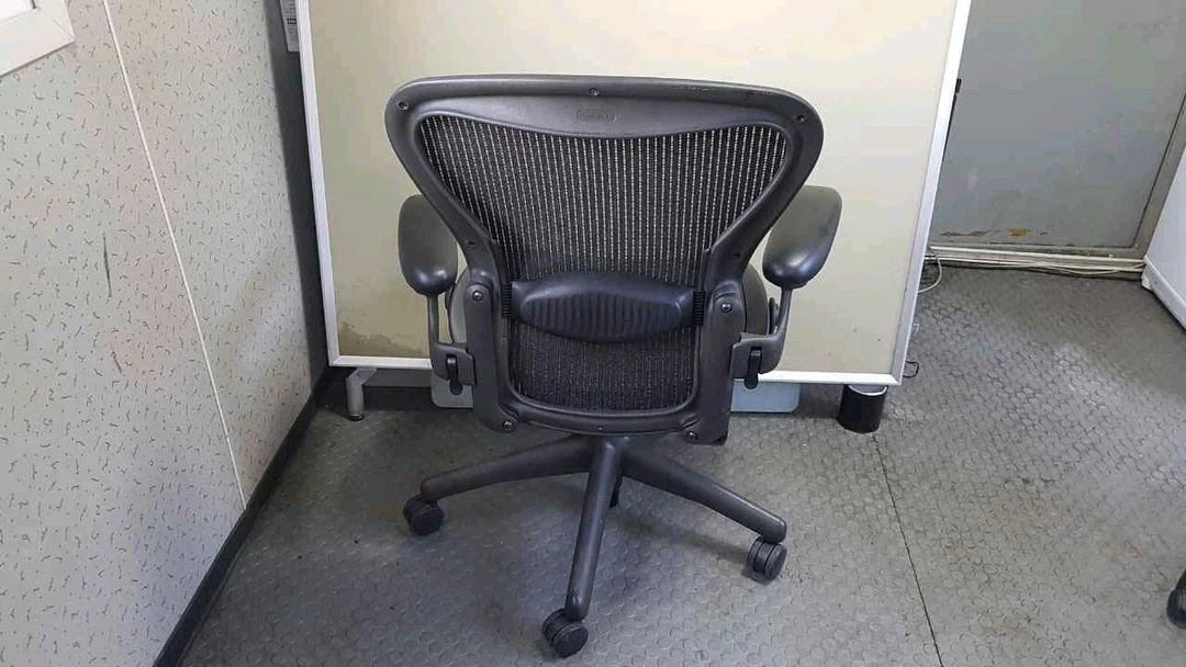 hermanmiller(허먼밀러) aeron(에어런)classic체어 이미지
