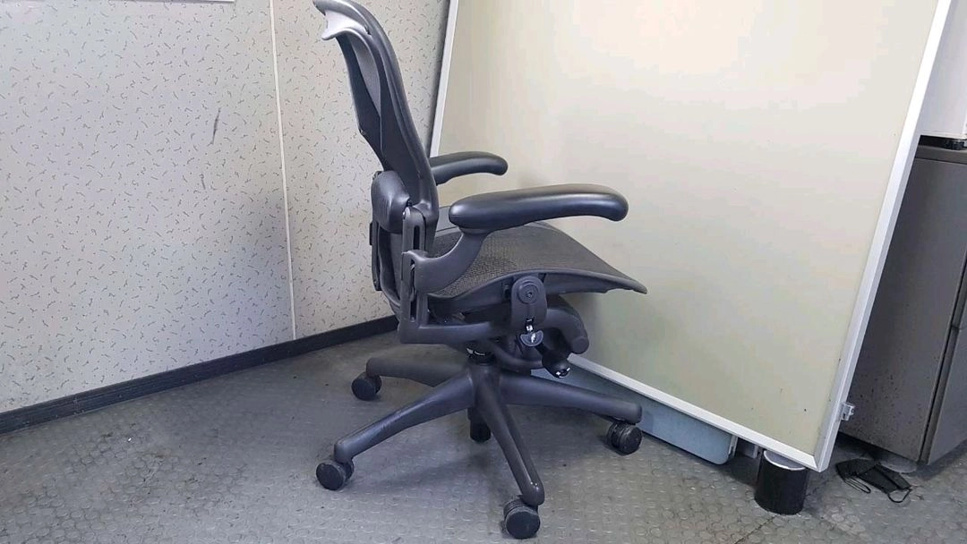 hermanmiller(허먼밀러) aeron(에어런)classic체어 이미지