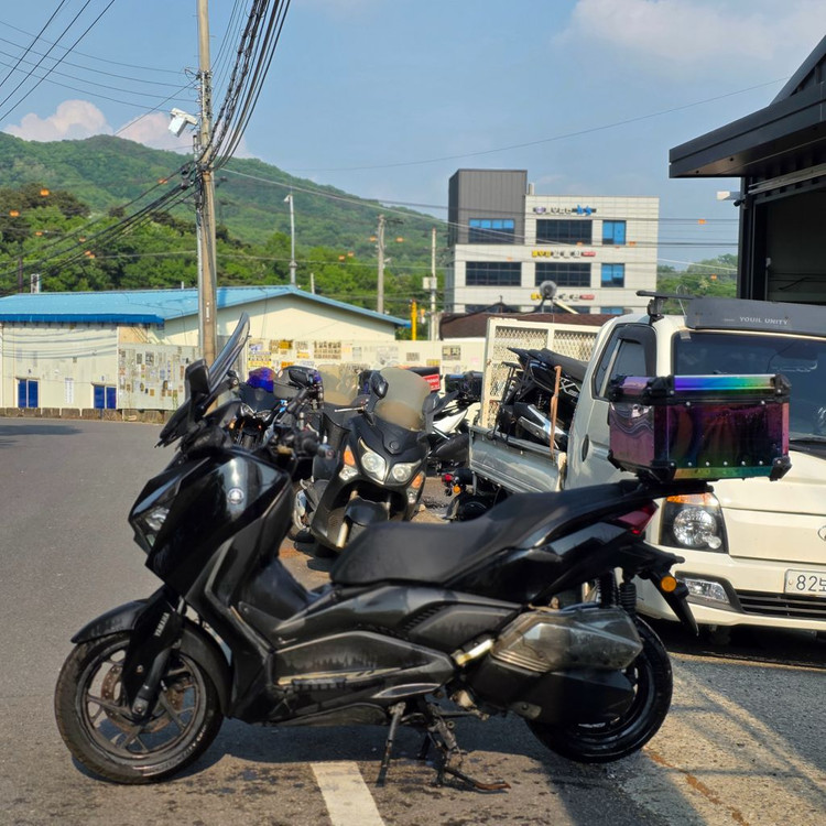 야마하 XMAX300 이미지