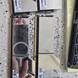 지스킬 트라이던트z 로얄 은색 ddr4 32g 3600 cl17 쿼드킷 판매 이미지
