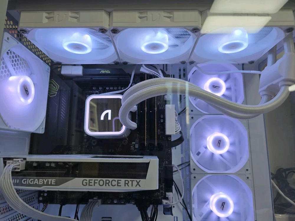 앱코 T360 ARGB 수냉쿨러 화이트(실착 사진 O) 이미지