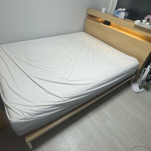 삼분의일 킹사이즈 침대 프레임+매트리스 이미지
