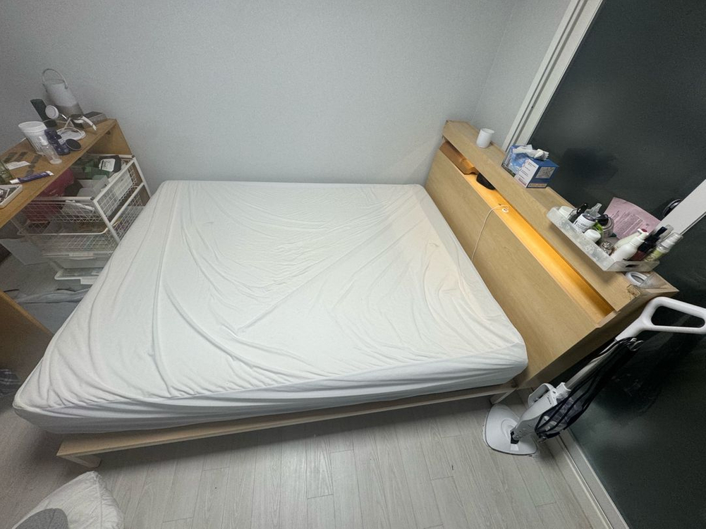 삼분의일 킹사이즈 침대 프레임+매트리스 이미지