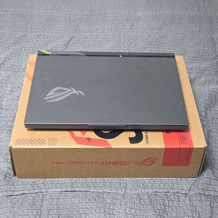 ASUS ROG Strix G16 9955HX3D 5070TI 게이밍 노트북 이미지