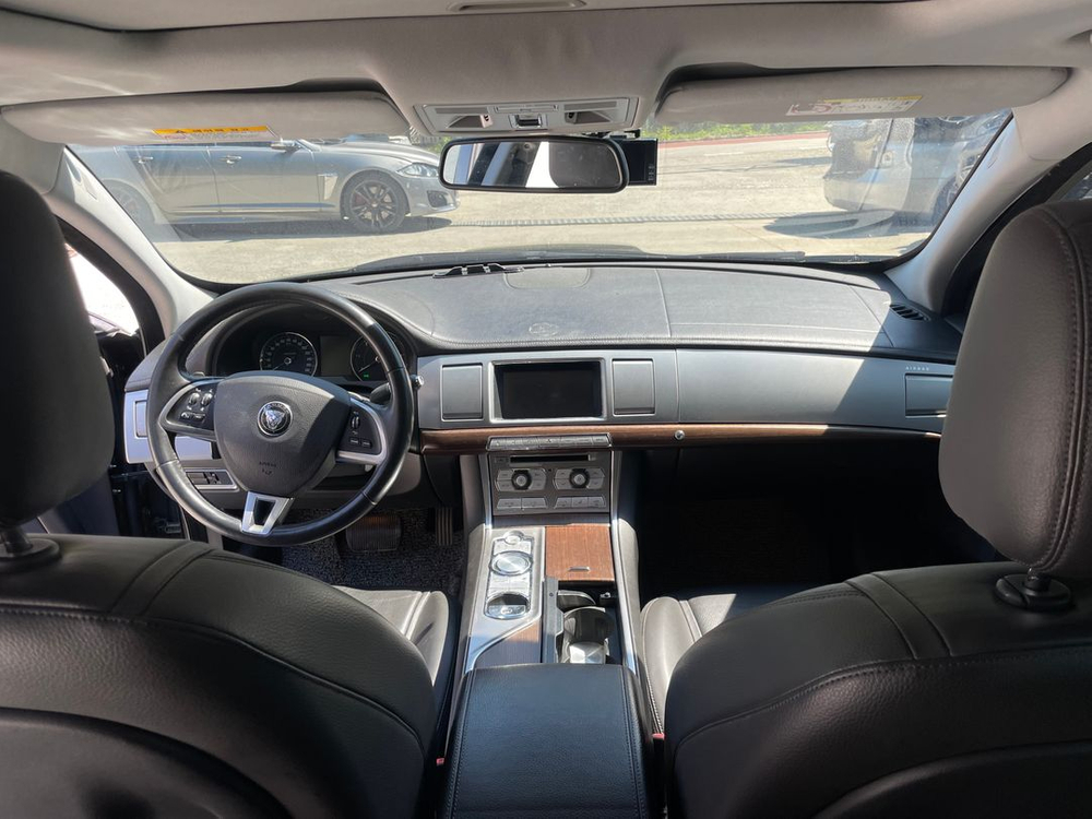 재규어 XF X250 / 실내 or 전장 및 외장 부품 판매합니다 이미지