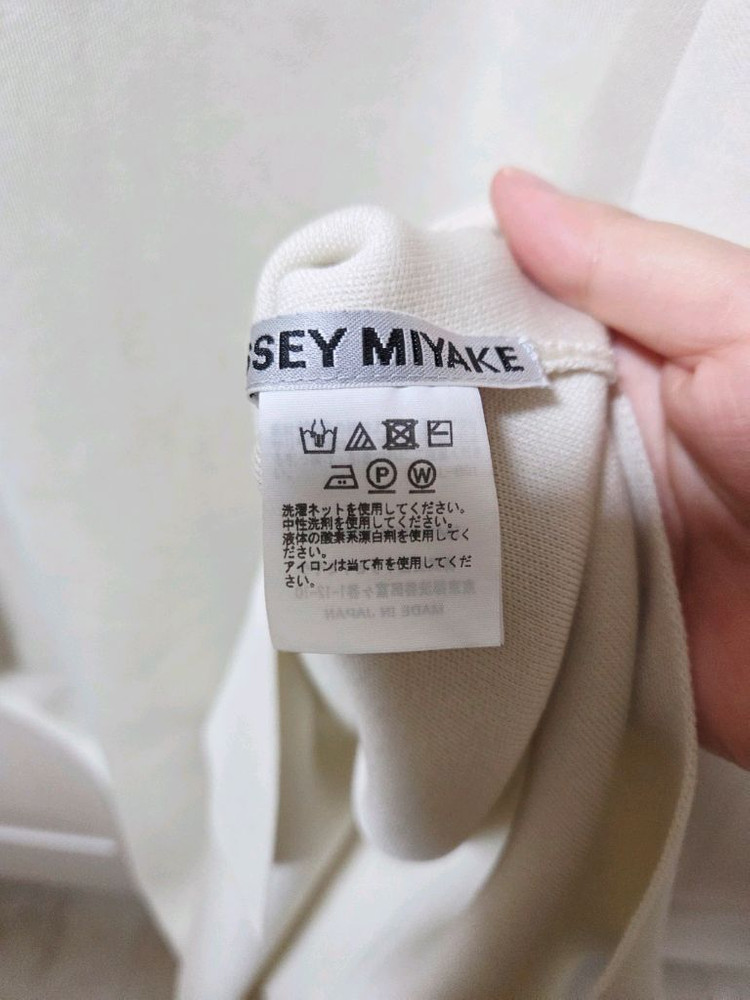 이세이미야케 25년 5월 탑 이미지