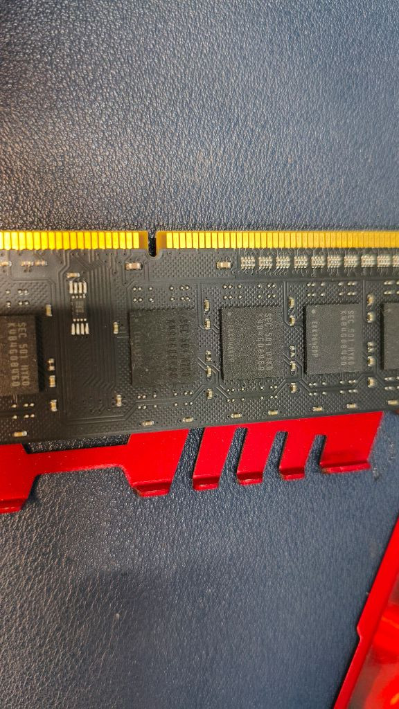 DDR3 8GB 메모리 2개. pc3-14900 이미지