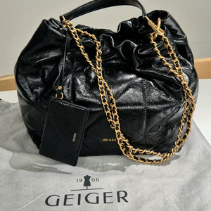 (새제품)geiger 가이거 퀼팅 레더 체인 숄더백 이미지