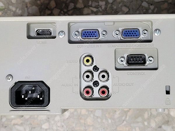 히티치 CP-EX300 3200안시 중고빔프로젝터 이미지