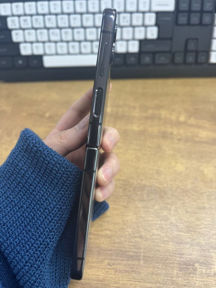 갤럭시Z플립4 블랙 512GB 판매합니다 이미지