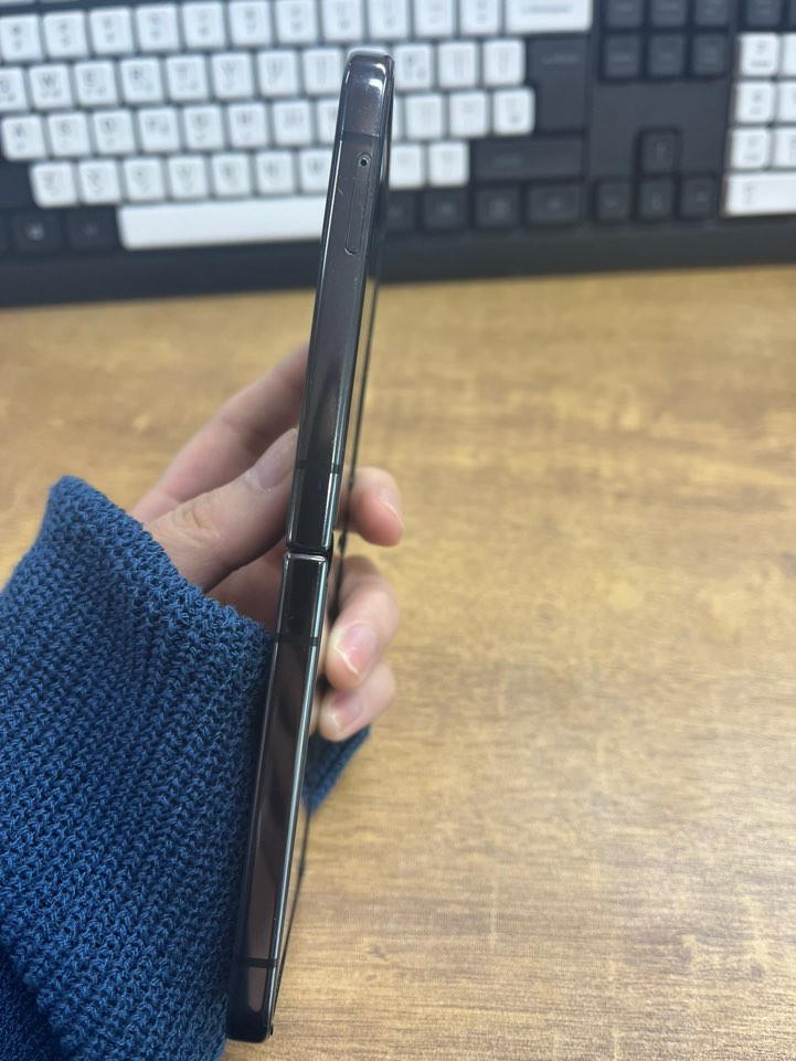 갤럭시Z플립4 블랙 512GB 판매합니다 이미지