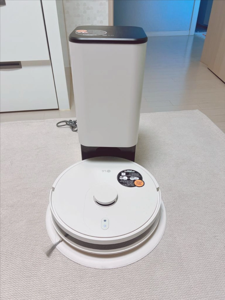 LG 로봇청소기 급처분 이미지