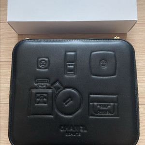 샤넬 뷰티 화장품 파우치 이미지