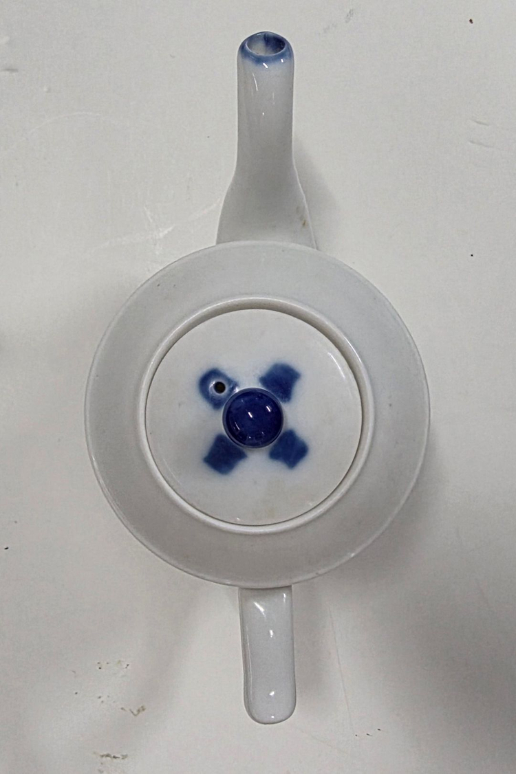 유명작가 이우환,박영숙 콜라보레이션 티팟입니다. 이미지