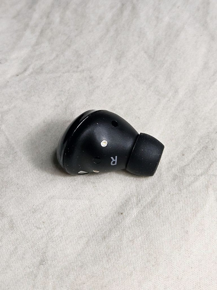 갤럭시 버즈프로 팬텀블랙 오른쪽 SM-R190 이미지