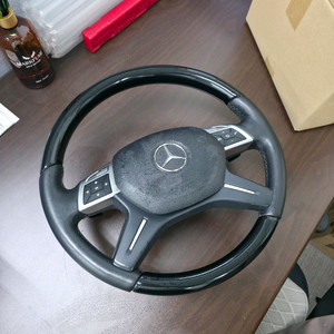 벤츠 G63amg 순정 우드핸들 판매합니다. 이미지