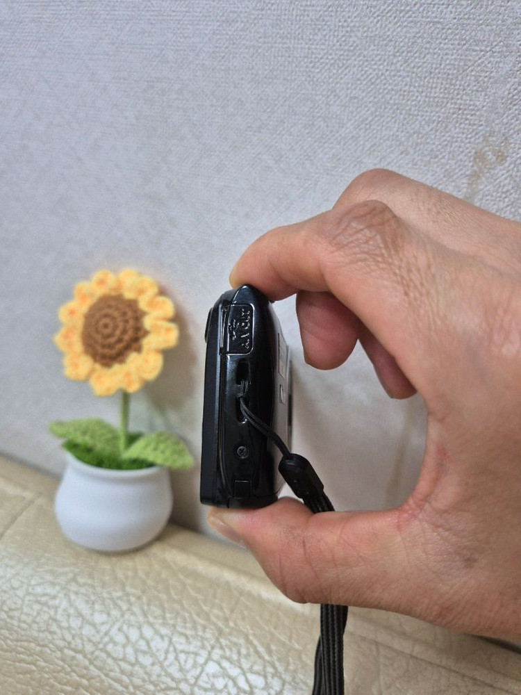 니콘 쿨픽스 S3700 블랙 (20배 줌/슬림 바디/와이파이 내장/상태 이미지