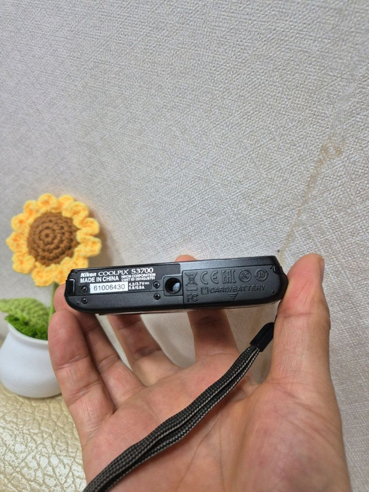 니콘 쿨픽스 S3700 블랙 (20배 줌/슬림 바디/와이파이 내장/상태 이미지