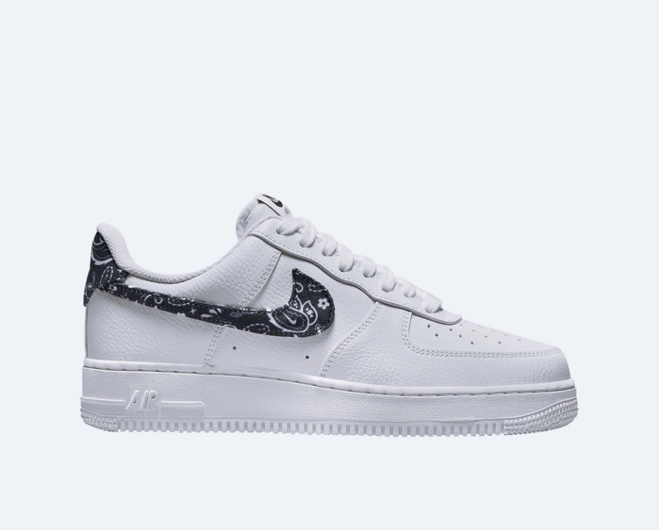 새제품 나이키 (225) 245새거 맞교환가능Nike Air Force 1 07 Essential Paisley 이미지