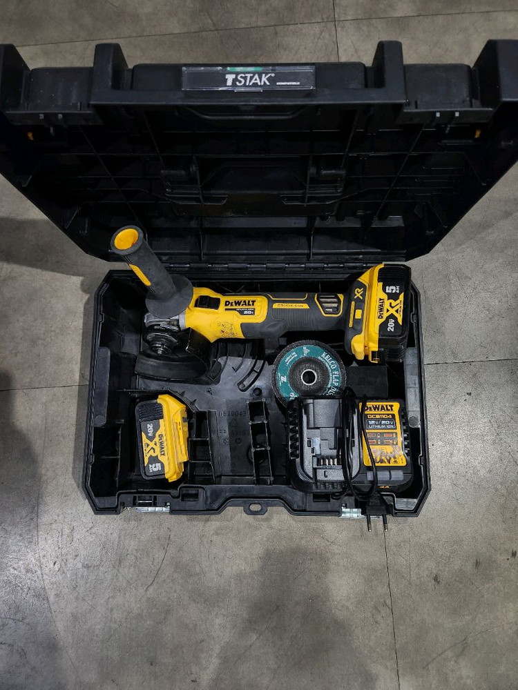 디월트 DCG405P2 20V 충전 그라인더 이미지