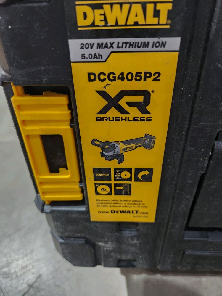 디월트 DCG405P2 20V 충전 그라인더 이미지