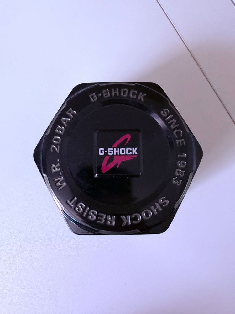 카시오 지샥 GA-110 블랙/로즈골드 시계 이미지
