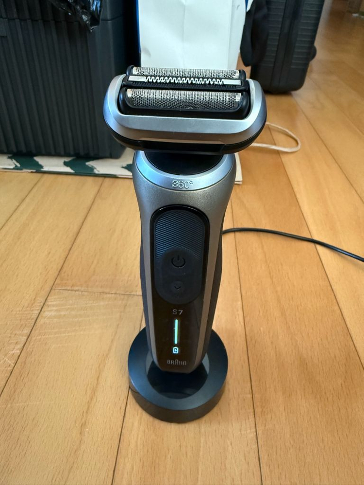 브라운 BRAUN S7 면도기 최상 전기면도 면도 쉐이빙사진구성사용감 거의 없음상태최상메이드인저머니 독일개인입니다가 이미지