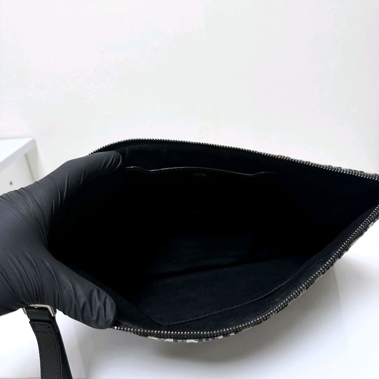 디올 오블리크 A4 클러치 이미지