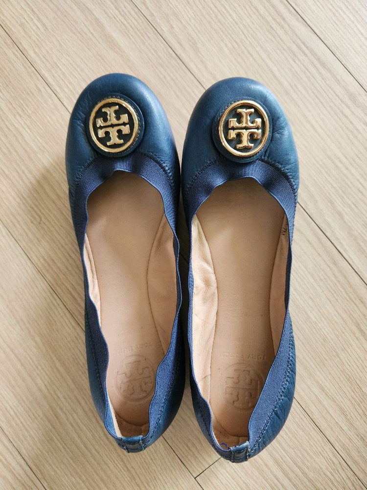 토리버치신발 가죽플랫슈즈 단화 로퍼 슬립온 이미지