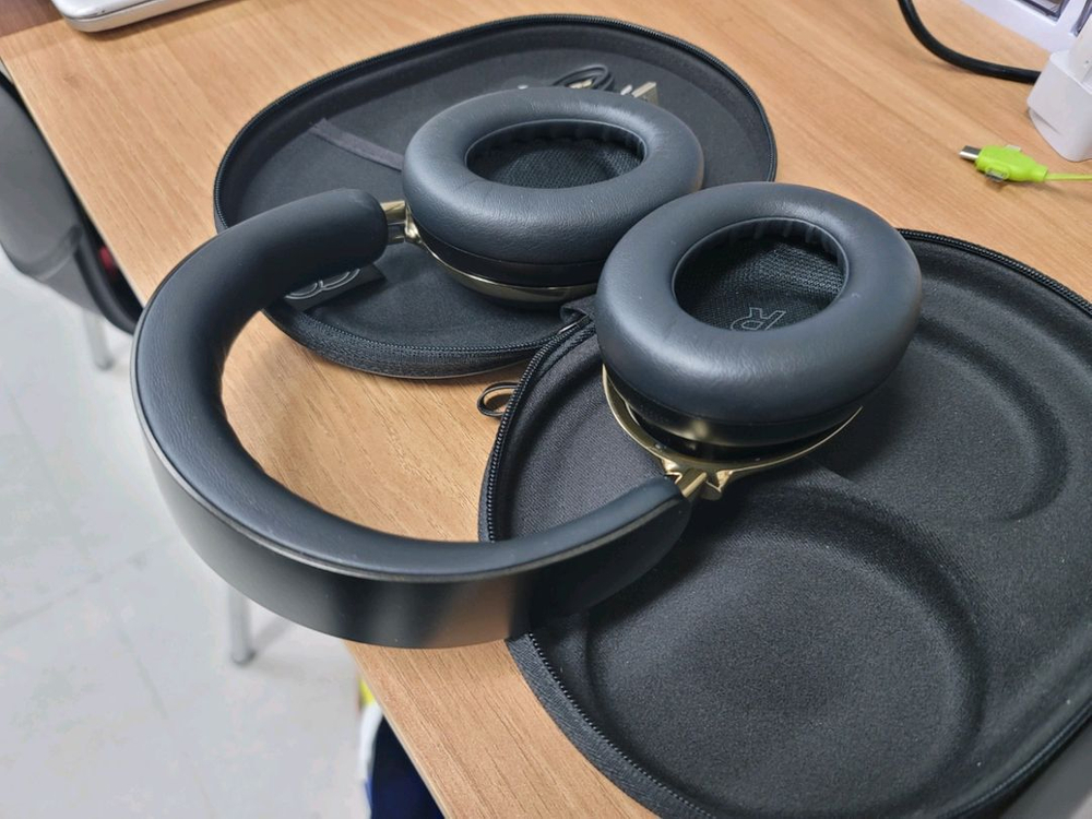 BOSE 보스 QC 울트라 무선 헤드폰 2세대 골드 블랙 국내 정품 이미지