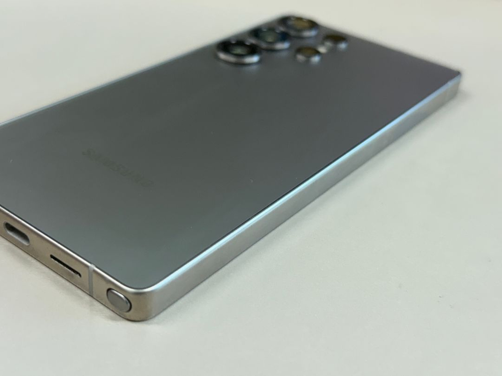 (자급제)갤럭시S25울트라 1TB 티타늄그레이 25년 2월개통 신폰급 110만원 이미지