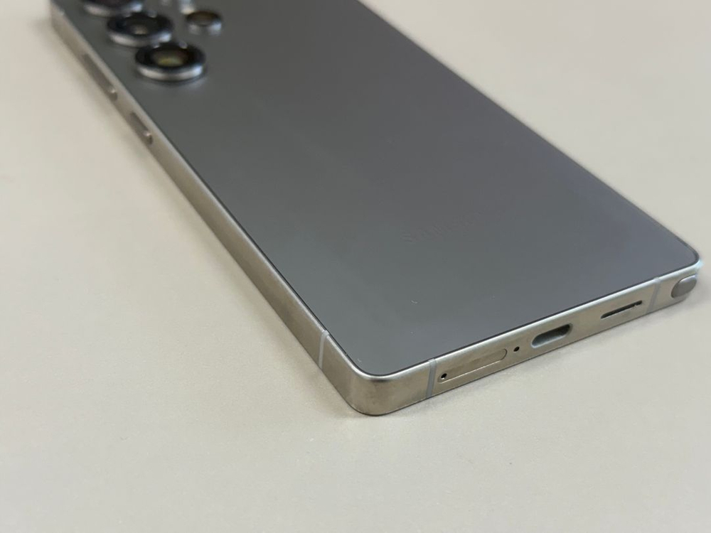 (자급제)갤럭시S25울트라 1TB 티타늄그레이 25년 2월개통 신폰급 110만원 이미지