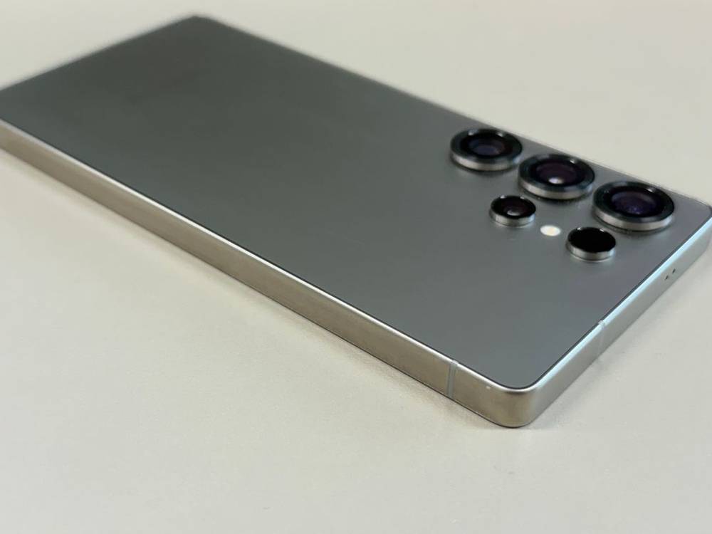 (자급제)갤럭시S25울트라 1TB 티타늄그레이 25년 2월개통 신폰급 110만원 이미지