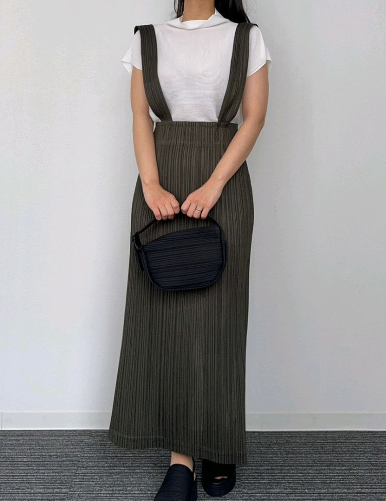 플리츠플리즈 시커 멜빵스커트 카키 이미지