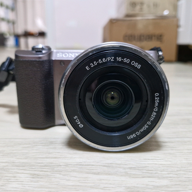 소니 A5100 미러리스 카메라 (실버) 이미지