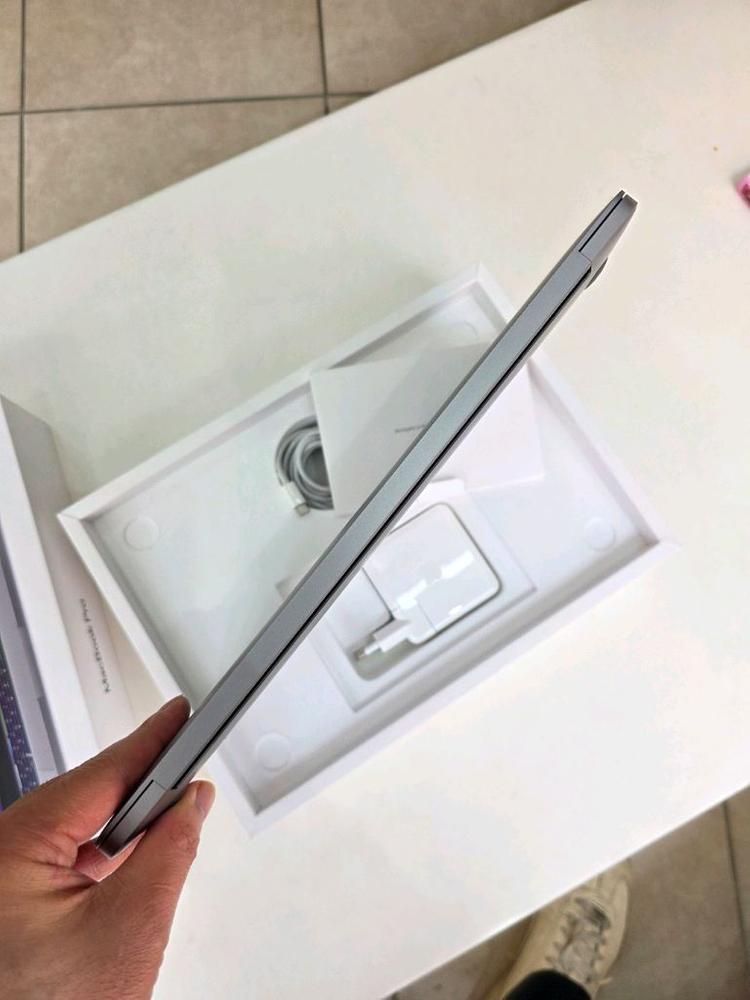 맥북 프로 M1 13인치 16GB 512G S급 이미지