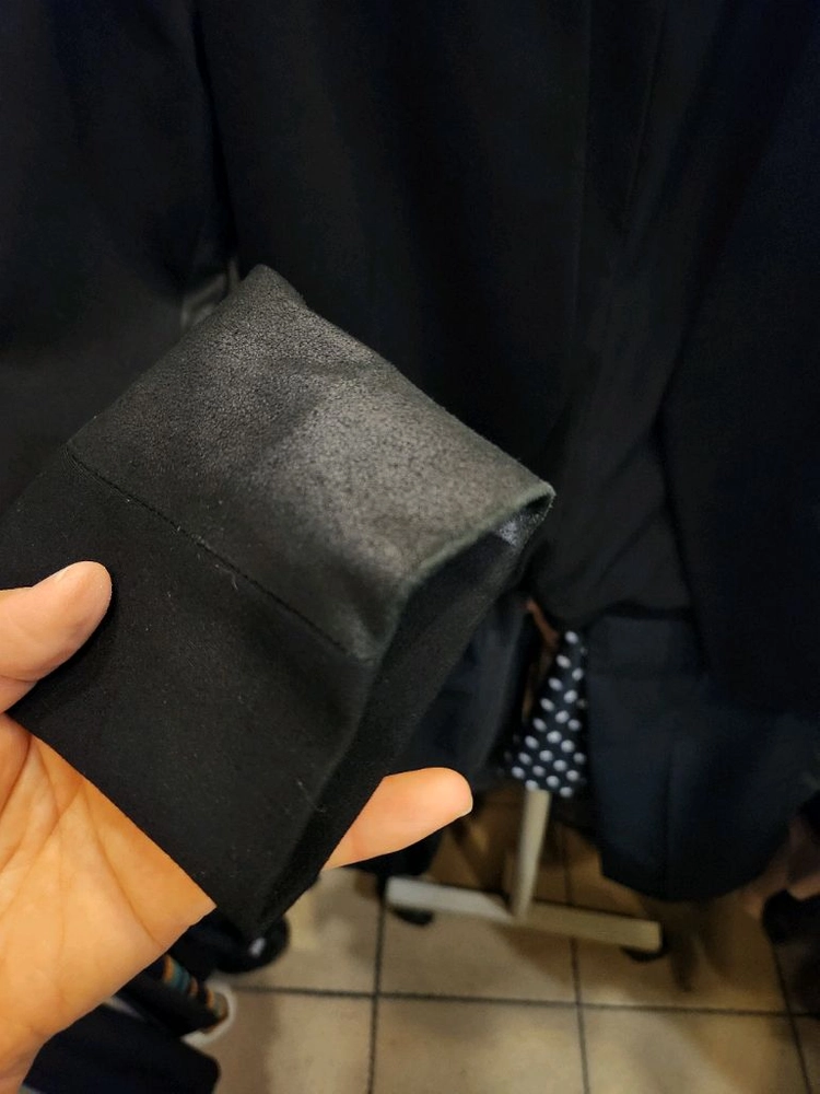 띠어리 블랙 자켓 이미지
