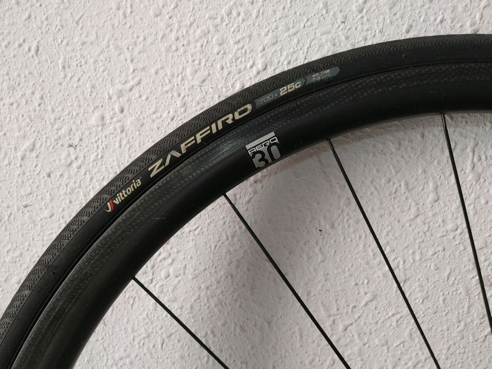 A급] EDGE 에어로(AERO) 30T 클린쳐 림브 카본 휠셋 팝니다.(40만) 이미지