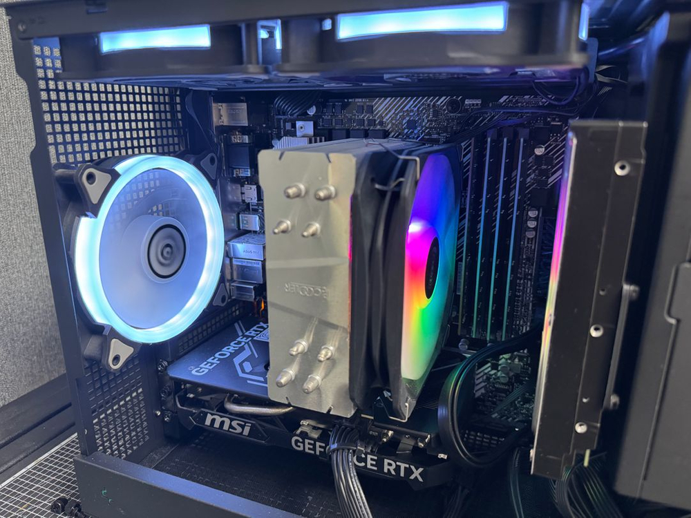 데스크탑 라데온5 5600x, RTX 4060 Ti, 64G 이미지