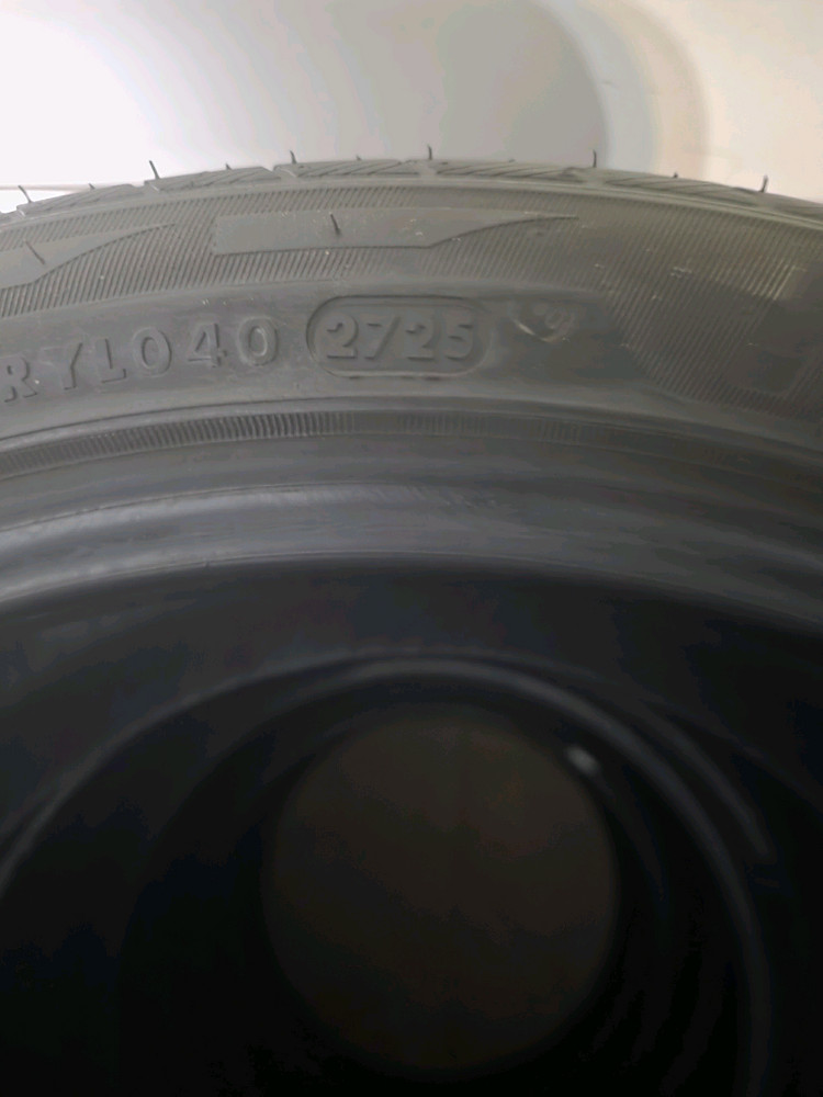 245 40R 19 \ 275 35R 19 신품급 타이어4본일괄 판매 이미지
