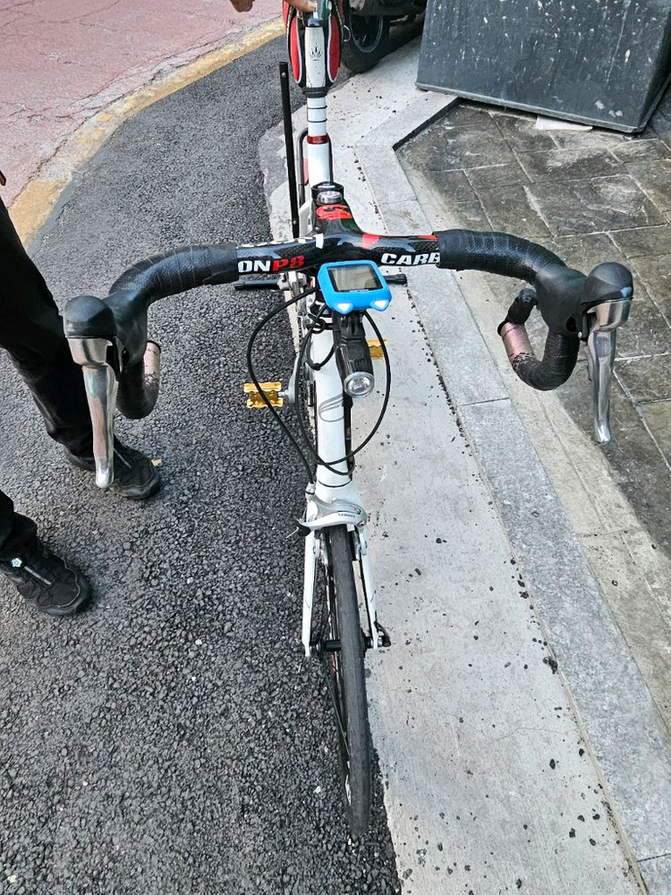 첼로 메리디안 카본 자전거 이미지