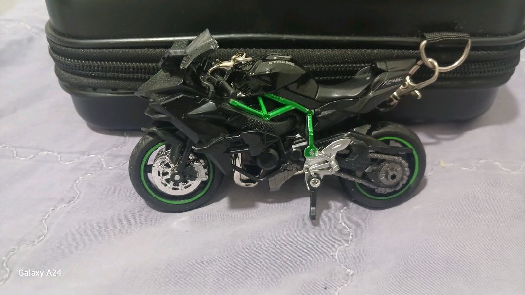 세계에서 가장 빠른 트랙 전용 양산형 바이크로 유명한 가와사키 닌자 H2R(Kawasaki Ninja H2R)키링 이미지