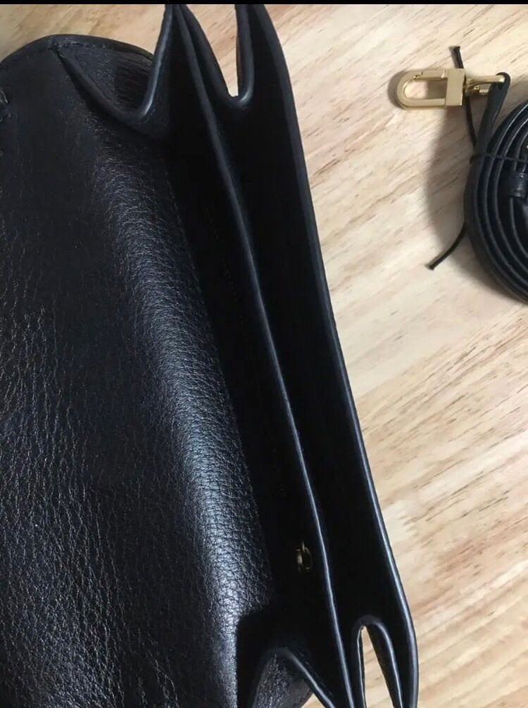 토리버치 블랙하퍼 플랫 아만다로고 크로스백 숄더백 이미지