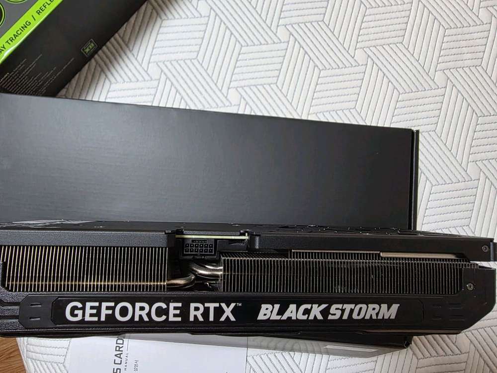 이엠텍 지포스 RTX 4070 Ti BLACK STORM D6X 12GB 이미지