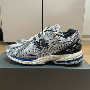 뉴발1906 실버메탈릭 265 이미지