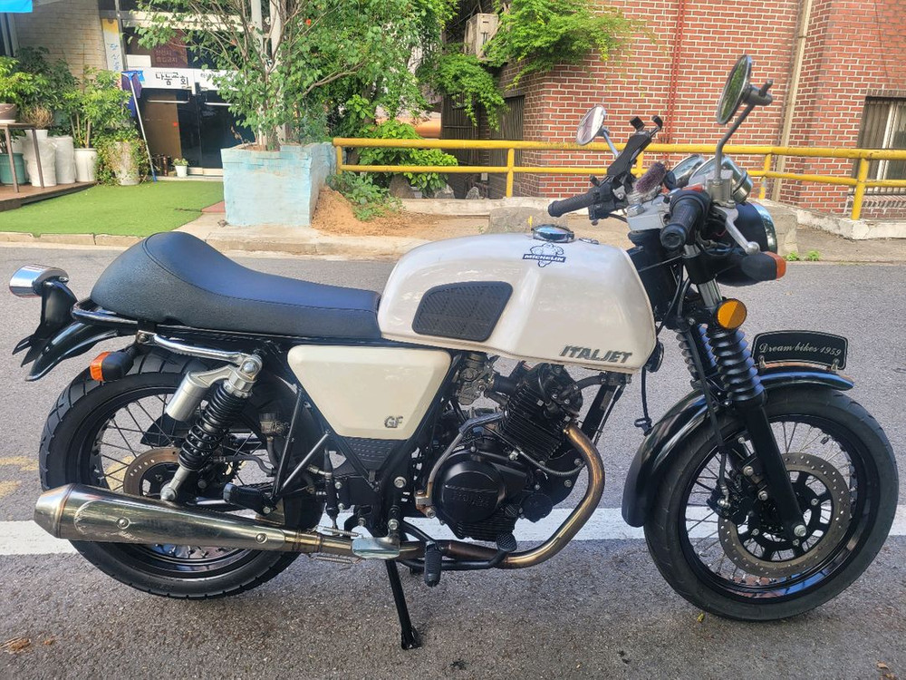 이탈젯 그리폰125cc 클래식 오토바이 이미지
